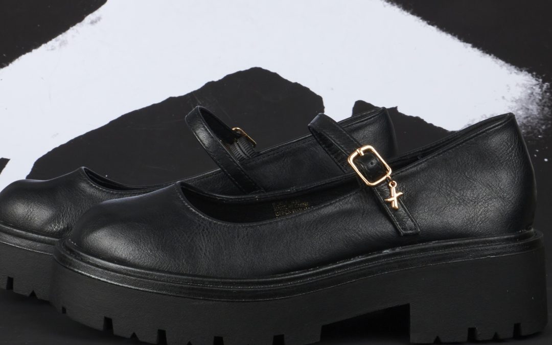 Step Into Style: Discover the Best Online Sandals with Rock & Co